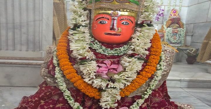 Jamshedpur jeen bhawani pran pratishtha : जुगसलाई चौक बाज़ार के श्री राधा कृष्ण मंदिर में मां जीण भवानी की मूर्ति स्थापित, प्राण प्रतिष्ठा समारोह में बड़ी संख्या में श्रद्धालु हुए शामिल