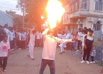 Jamshedpur rural muharram julus : चाकुलिया में धूमधाम से निकला मुहर्रम का जुलूस, युवाओं ने दिखाये एक से एक करतब, देखें video
