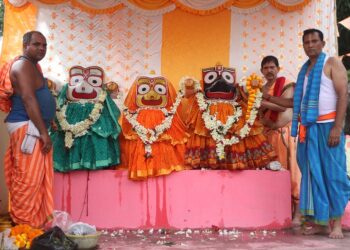 Jamshedpur snan purnima celebration : खासमहाल श्री जगन्नाथ मंदिर में श्रद्धा और उल्लास के साथ मनी स्नान पूर्णिमा,  गोलपहाड़ी शिव मंदिर तक निकली भव्य कलश यात्रा