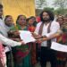West singhbhum teacher dies in road accident : चक्रधरपुर-सोनुआ एनएच पर भीषण सड़क दुर्घटना, तेज रफ्तार ट्रैक्टर ने शिक्षिका को कुचला, मौत, ग्रामीणों के आक्रोश के बाद प्रशासन ने दीं कई गारंटी