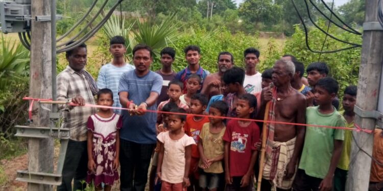 jamshedpur rural- बहरागोड़ा के बेनाशोली में मुखिया के प्रयास से लगा ट्रांसफार्मर, लोगों में हर्ष