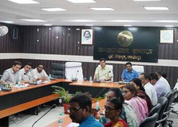 jamshedpur dc review education department- उपायुक्त की अध्यक्षता में हुई शिक्षा विभाग की मासिक समीक्षा बैठक, विभागीय योजनाओं एवं कार्यक्रमों की समीक्षा कर दिए आवश्यक दिशा- निर्देश jamshedpur dc review education department- उपायुक्त की अध्यक्षता में हुई शिक्षा विभाग की मासिक समीक्षा बैठक, विभागीय योजनाओं एवं कार्यक्रमों की समीक्षा कर दिए आवश्यक दिशा- निर्देश