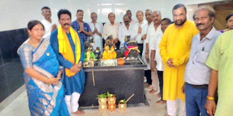 jamshedpur bistupur ram mandir : बिष्टुपुर के आंध्र भक्त श्री राम मंदिरम में नवग्रह प्राण प्रतिष्ठा महोत्सव का भव्य समापन, भक्तिमय रहा माहौल