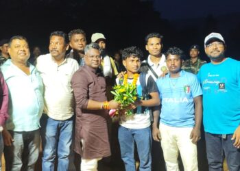jamshedpur rural sports -हलुदबनी में दो दिवसीय फुटबॉल प्रतियोगिता का समापन, मार्डी एंड मार्डी की टीम चैंपियन