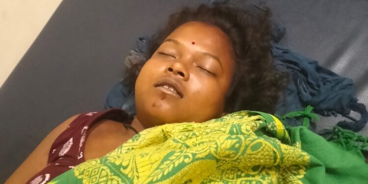 jamshedpur-rural thunderstroke- पोटका के हेंसलबिल में वज्रपात से महिला की मौत, ग्रामीणों ने की मुआवजा की मांग jamshedpur-rural thunderstroke- पोटका के हेंसलबिल में वज्रपात से महिला की मौत, ग्रामीणों ने की मुआवजा की मांग