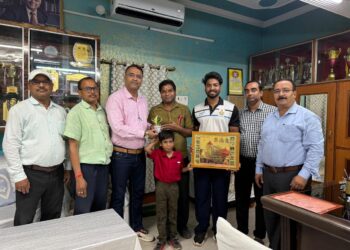 jharkhand deoghar proud- अंतरराष्ट्रीय स्तर पर पदक जीतने वाले छात्र को विद्यालय में किया गया सम्मानित,अन्य छात्रों के लिए आयुष बने प्रेरणा