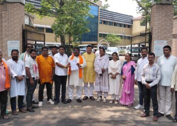 jamshedpur bjp- खासमहाल- गोविंदपुर सड़क निर्माण कार्य अधूरे को लेकर भाजपा परसुडीह मंडल ने डीसी को सौंपा मांग पत्र, अनियमितता की शिकायत, जांच व जल्द निर्माण कार्य पूरा करने की उठायी मांग,देखिए video