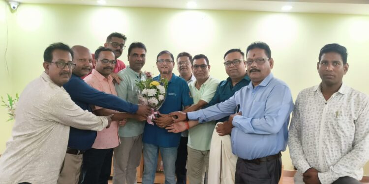 jamshedpur telco chitransh parivar-टाटा मोटर्स हॉस्पिटल के हेड बनने पर डॉक्टर संजय लाल श्रीवास्तव का टेल्को चित्रांश परिवार ने किया स्वागत