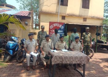 west singhbhum police success- चाईबासा पुलिस को मिली कामयाबी, चोरी की सात बाइक के साथ तीन गिरफ्तार, भेजे गए जेल west singhbhum police success- चाईबासा पुलिस को मिली कामयाबी, चोरी की सात बाइक के साथ तीन गिरफ्तार, भेजे गए जेल