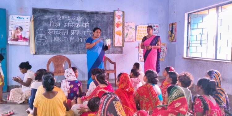 jamshedpur rural- गालूडीह में ‘चुप्पी तोड़ो, स्वस्थ रहो’ अभियान के तहत किशोरियों के लिए जागरूकता कार्यक्रम आयोजित jamshedpur rural- गालूडीह में ‘चुप्पी तोड़ो, स्वस्थ रहो’ अभियान के तहत किशोरियों के लिए जागरूकता कार्यक्रम आयोजित