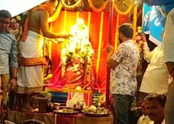 jamshedpur Brahmotsavam- 57वें श्री वेंकटेश्वर स्वामी ब्रह्मोत्सवम् के पांचवें दिन मूसलाधार बारिश के बीच त्रिपाल की छत्रछाया में हनुमंत वाहन पर नगर भ्रमण पर निकले भगवान बालाजी
