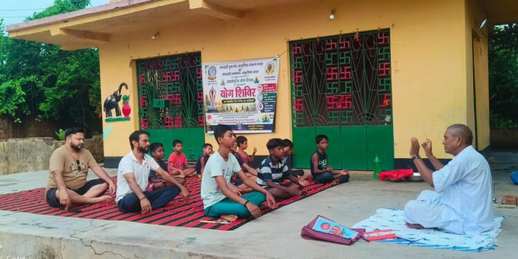 jamshedpur rural-चाकुलिया के रंकिणी मंदिर परिसर में योग शिविर का प्रथम दिवस सफलतापूर्वक संपन्न,15 प्रतिभागियों ने लिया हिस्सा jamshedpur rural-चाकुलिया के रंकिणी मंदिर परिसर में योग शिविर का प्रथम दिवस सफलतापूर्वक संपन्न,15 प्रतिभागियों ने लिया हिस्सा