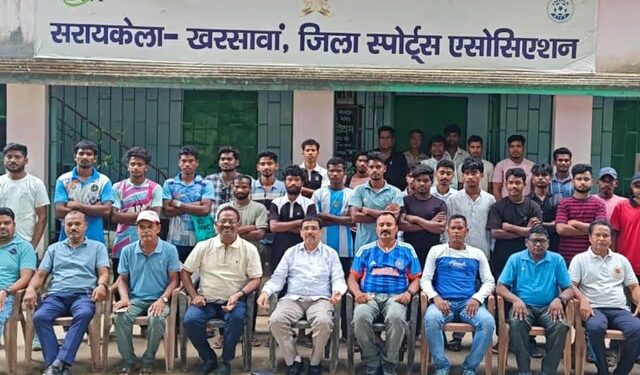 saraikela kharsawan sports- सरायकेला खरसावां जिला फुटबॉल लीग 2026 का शुभारंभ 1 जुलाई से, 25 टीमें ले रही है हिस्सा saraikela kharsawan sports- सरायकेला खरसावां जिला फुटबॉल लीग 2026 का शुभारंभ 1 जुलाई से, 25 टीमें ले रही है हिस्सा