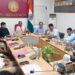 west singhbhum mp meeting- यातायात सुगम बनाने के लिए एनएच अन्तर्गत सभी रेलवे क्रॉसिंग पर करें रोड ओवरब्रिज का निर्माण: जोबा माझी, सांसद की अध्यक्षता में पहली बार जिले में आयोजित हुई त्रिस्तरीय उच्च समीक्षा बैठक, डीसी, डीआरएम सहित एनएच के अधिकारी रहे उपस्थित west singhbhum mp meeting- यातायात सुगम बनाने के लिए एनएच अन्तर्गत सभी रेलवे क्रॉसिंग पर करें रोड ओवरब्रिज का निर्माण: जोबा माझी, सांसद की अध्यक्षता में पहली बार जिले में आयोजित हुई त्रिस्तरीय उच्च समीक्षा बैठक, डीसी, डीआरएम सहित एनएच के अधिकारी रहे उपस्थित
