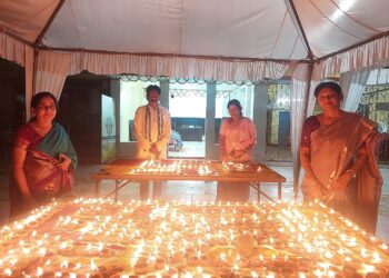jamshedpur ram mandir : आंध्र भक्त श्री राम मन्दिरम में नवग्रह प्राण प्रतिष्ठा महोत्सव का दूसरा दिन अनुष्ठान संपन्न, वैदिक मंत्रोच्चार से गूंजा मंदिर परिसर jamshedpur ram mandir : आंध्र भक्त श्री राम मन्दिरम में नवग्रह प्राण प्रतिष्ठा महोत्सव का दूसरा दिन अनुष्ठान संपन्न, वैदिक मंत्रोच्चार से गूंजा मंदिर परिसर