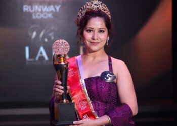 jamshedpur proud- जमशेदपुर की बेटी सोनाली मुखर्जी ने राष्ट्रीय मंच पर लहराया परचम, ‘मिसेज ग्लोबल इंडिया यूनिवर्सल 2026’का खिताब जीतकर बढ़ाया शहर और झारखंड का मान