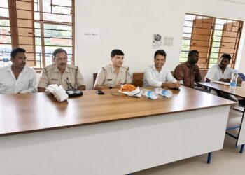saraikela police awareness-चांडिल पुलिस ने चलाया जागरूकता अभियान, बाल विवाह व साइबर अपराध से बचाव की दी जानकारी saraikela police awareness-चांडिल पुलिस ने चलाया जागरूकता अभियान, बाल विवाह व साइबर अपराध से बचाव की दी जानकारी