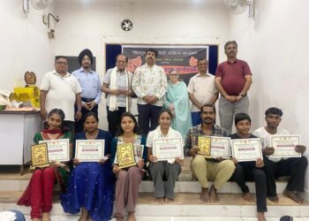 jamshedpur Tulsi Bhavan- तुलसी भवन में 10 दिवसीय अभिनय कार्यशाला का हुआ समापन, विजेता प्रतिभागियों को किया गया पुरस्कृत,सर्वश्रेष्ठ प्रतिभागी का पुरस्कार स्मिका सरकार को मिला jamshedpur Tulsi Bhavan- तुलसी भवन में 10 दिवसीय अभिनय कार्यशाला का हुआ समापन, विजेता प्रतिभागियों को किया गया पुरस्कृत,सर्वश्रेष्ठ प्रतिभागी का पुरस्कार स्मिका सरकार को मिला