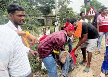 jamshedpur rural accident- कोवाली के पास सड़क हादसा, हरिणा मेला से लौट रहे जुगसलाई के दो युवक घायल jamshedpur rural accident- कोवाली के पास सड़क हादसा, हरिणा मेला से लौट रहे जुगसलाई के दो युवक घायल