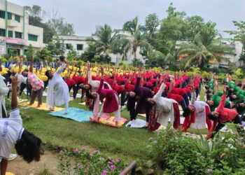 jamshedpur rural- गालूडीह के स्कूलों में मनाया गया  अंतरराष्ट्रीय योग दिवस, बच्चों ने किया योगाभ्यास, नियमित योग पर दिया गया जोर