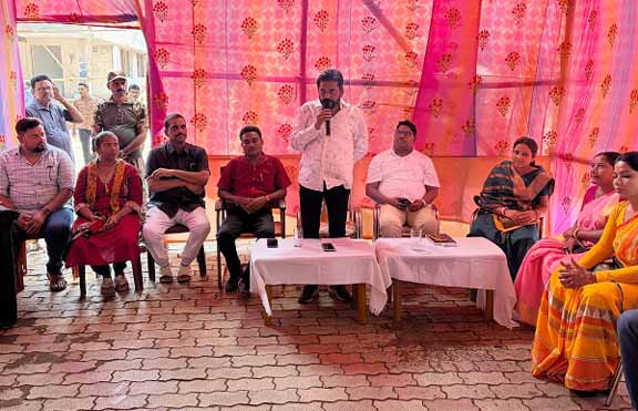 jamshedpur rural- चाकुलिया वन विभाग कार्यालय परिसर में विधायक,वन पदाधिकारियों व ग्रामीणों की हुई बैठक, जंगल का करें संरक्षण तो होगा हाथी से बचाव: समीर मोहंती, देखिए video jamshedpur rural- चाकुलिया वन विभाग कार्यालय परिसर में विधायक,वन पदाधिकारियों व ग्रामीणों की हुई बैठक, जंगल का करें संरक्षण तो होगा हाथी से बचाव: समीर मोहंती, देखिए video