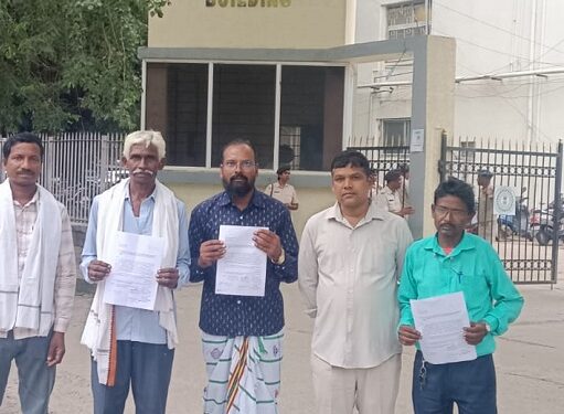 Jamshedpur rural road construction issue – पोटका के ग्वाल काटा पंचायत में 10 करोड़ 19 लाख का योजना दो साल से अधूरा, रांची में ग्रामीण कार्य विभाग के मुख्य सचिव को ग्रामीणों ने सौंपा पत्र Jamshedpur rural road construction issue – पोटका के ग्वाल काटा पंचायत में 10 करोड़ 19 लाख का योजना दो साल से अधूरा, रांची में ग्रामीण कार्य विभाग के मुख्य सचिव को ग्रामीणों ने सौंपा पत्र