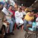 Jamshedpur bistupur dd bar murder case : बिष्टुपुर डीडी बार के सामने मारे गये हिमांशु के परिजन से मिलने पहुंचे पूर्व मुख्यमंत्री अर्जुन मुंडा, सरकार को घेरा Jamshedpur bistupur dd bar murder case : बिष्टुपुर डीडी बार के सामने मारे गये हिमांशु के परिजन से मिलने पहुंचे पूर्व मुख्यमंत्री अर्जुन मुंडा, सरकार को घेरा