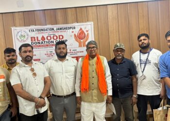 Jamshedpur EYA Foundation : मानवता के नाम कई यूनिट रक्तदान, इया फाउंडेशन की पहल को मिला युवाओं का भरपूर सहयोग
