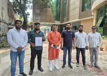 Jamshedpur yuva sangh : जमशेदपुर में बढ़ते अपराध और नशाखोरी के विरोध में संयुक्त युवा संघ ने खोला मोर्चा, एसएसपी को सौंपा ज्ञापन, 7 दिनों का दिया अल्टीमेटम Jamshedpur yuva sangh : जमशेदपुर में बढ़ते अपराध और नशाखोरी के विरोध में संयुक्त युवा संघ ने खोला मोर्चा, एसएसपी को सौंपा ज्ञापन, 7 दिनों का दिया अल्टीमेटम