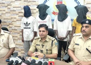 Jamshedpur police action : कदमा फायरिंग मामले का पुलिस किया खुलासा, हिस्ट्रीशीटर सहित चार गिरफ्तार, पिस्तौल व खोखा बरामद, देखिए – video