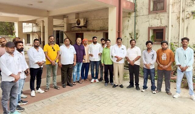 Jamshedpur congress protest : पूर्वी सिंहभूम जिला कांग्रेस ने चापड़बाजी और चाकूबाजी की घटनाओं को लेकर सिटी एसपी से मिले, घटनाओं को रोकने की उठायी तेज मांग