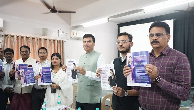 Jamshedpur SIR campaign started : मतदाता सूची विशेष गहन पुनरीक्षण (एसआइआर) 2026 अभियान का हुआ शुभारंभ, जमशेदपुर के जिला निर्वाचन पदाधिकारी ने शहरी क्षेत्र के विभिन्न मतदान केन्द्रों का किया निरीक्षण Jamshedpur SIR campaign started : मतदाता सूची विशेष गहन पुनरीक्षण (एसआइआर) 2026 अभियान का हुआ शुभारंभ, जमशेदपुर के जिला निर्वाचन पदाधिकारी ने शहरी क्षेत्र के विभिन्न मतदान केन्द्रों का किया निरीक्षण
