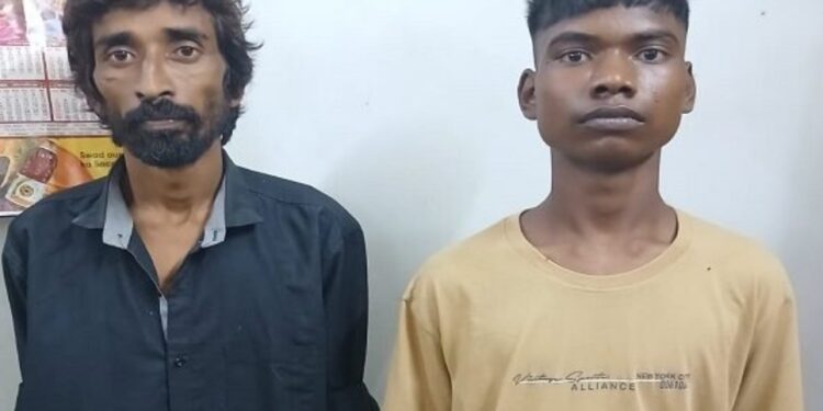 Jamshedpur police action : परसुडीह में चोरी की बाइक और फर्जी नंबर प्लेट के साथ दो युवक गिरफ्तार, बाइक बेचने की फिराक में थे आरोपी