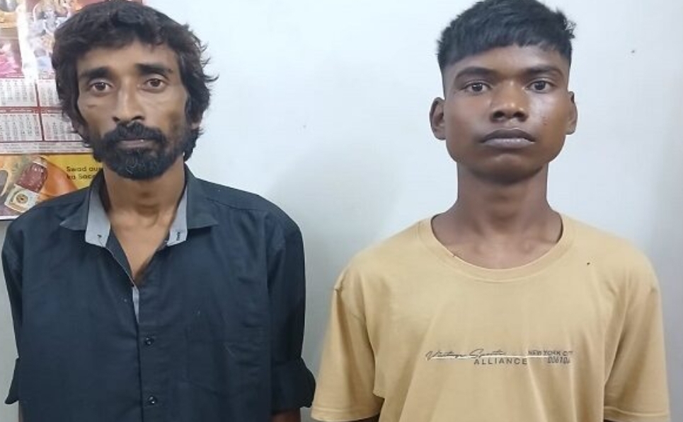 Jamshedpur police action : परसुडीह में चोरी की बाइक और फर्जी नंबर प्लेट के साथ दो युवक गिरफ्तार, बाइक बेचने की फिराक में थे आरोपी