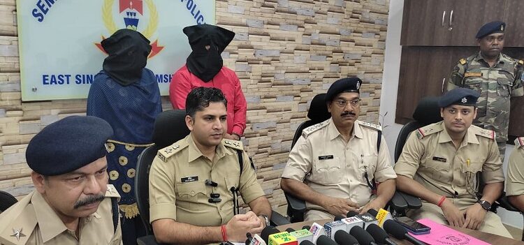 Jamshedpur police success : साकची बाजार से लापता बच्ची 15 दिन बाद सकुशल बरामद, पुरूलिया के झालदा से पति-पत्नी गिरफ्तार, देखिए – video