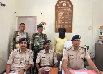 West singhbhum police success – चक्रधरपुर में 1.46 ग्राम ब्राउन शुगर के साथ युवक गिरफ्तार, बाइक व मोबाइल बरामद