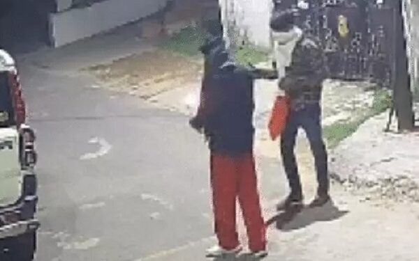 Jharkhand rss office attack – रांची में आरएसएस कार्यालय पर बमबारी, घटना सीसीटीवी में कैद, देखिए – video Jharkhand rss office attack – रांची में आरएसएस कार्यालय पर बमबारी, घटना सीसीटीवी में कैद, देखिए – video