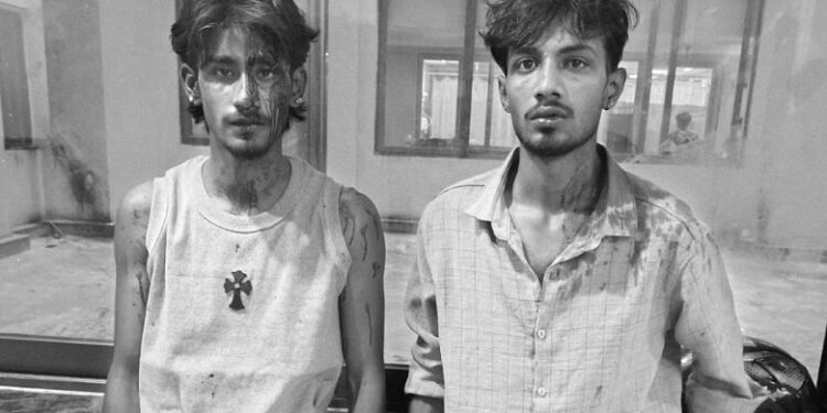 Jamshedpur attack – जमशेदपुर में नहीं थम रहे चापड़बाजी के मामला, सिदगोड़ा में दो भाई घायल, एक गंभीर, देखिए – video Jamshedpur attack – जमशेदपुर में नहीं थम रहे चापड़बाजी के मामला, सिदगोड़ा में दो भाई घायल, एक गंभीर, देखिए – video