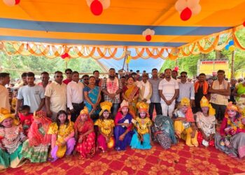 West singhbhum – बाइपी के हिजिया में छऊ नृत्य का भव्य आयोजन, सन्नी उरांव ने कहा – छऊ कलाकारों को मिलेगा हरसंभव सहयोग