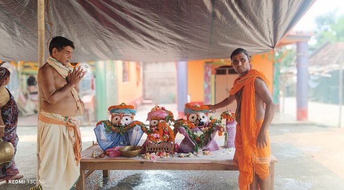 Jamshedpur rural Lord Jagannath : स्नान पूर्णिमा पर बहरागोड़ा के पानीपाड़ा में भगवान जगन्नाथ का हुआ महा स्नान, उमड़ी श्रद्धालुओं की भीड़