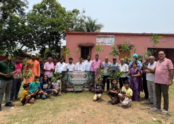 Jamshedpur tata ASAL : विश्व पर्यावरण दिवस पर टाटा एएसएएल व जनप्रतिनिधियों ने छोटा गोविंदपुर में किया पौधरोपण