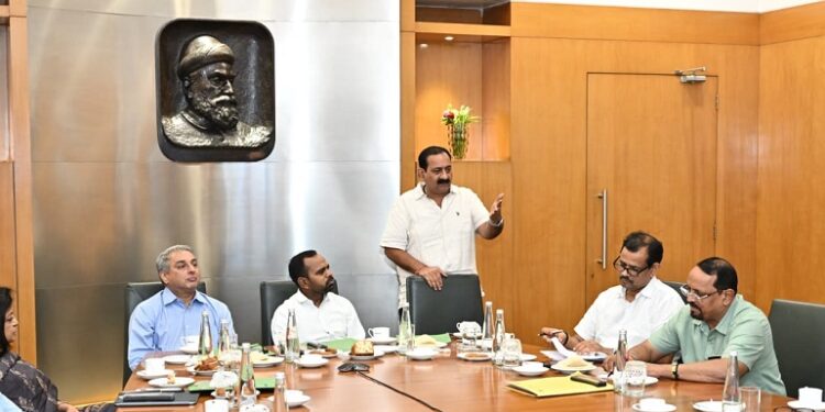 Tata steel wage revision figure : टाटा स्टील में वेज रिवीजन समझौता से कंपनी पर पड़ेगा 1840 करोड़ रुपये का अतिरिक्त भार, एनएस ग्रेड पर 1200 करोड़ रुपये और ओल्ड सीरीज पर 640 करोड़ रुपये कंपनी वेतन मद में खर्च करेगी, यह है वेज रिवीजन का पूरा आंकड़ा