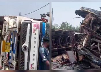 Saraikela accident : राजनगर में ट्रक- ट्रेलर में टक्कर, पलटा ट्रेलर, दोनों चालक घायल Saraikela accident : राजनगर में ट्रक- ट्रेलर में टक्कर, पलटा ट्रेलर, दोनों चालक घायल