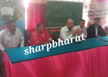 Jamshedpur rural school : कस्तूरबा गांधी बालिका विद्यालय चाकुलिया में छात्राओं को डालसा ने किया जागरूक, मौलिक अधिकारों से अवगत कराया
