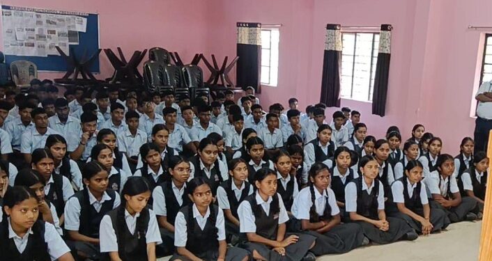 Xavier public school dorkasai : जेवियर पब्लिक स्कूल डोरकासाई में एसआइआर के नियमों से बच्चों को कराया गया अवगत