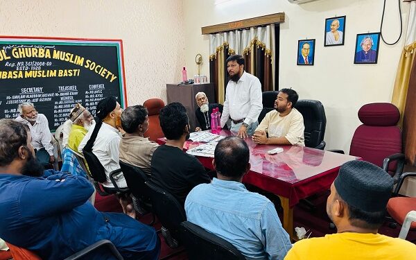 Jamshedpur awareness campaign : बिना नक्शा बने मकानों को नियमित कराने के लिए अंजुमन फैजुल गुरबा मुस्लिम सोसायटी ने चलाया जागरूकता अभियान