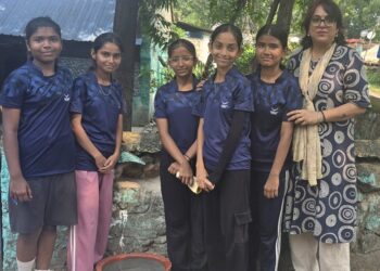 Jamshedpur school : डीसीएम स्कूल ऑफ एक्सीलेंस बर्मामाइंस के विद्यार्थियों ने दिया संवेदनशीलता और करुणा का संदेश, पशु-पक्षियों को पेयजल उपलब्ध कराया