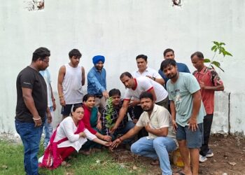 Jamshedpur bjp – भाजपा बिष्टुपुर मंडल ने जमशेदपुर एथलेटिक क्लब में किया वृक्षारोपण, अधिक से अधिक वृक्ष लगाने का लिया संकल्प