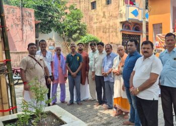 Jamshedpur bhumi pujan : बर्मामाइंस शिव मंदिर में विष्णु यज्ञ व श्रीमद् भागवत कथा को लेकर हुआ भूमि पूजन Jamshedpur bhumi pujan : बर्मामाइंस शिव मंदिर में विष्णु यज्ञ व श्रीमद् भागवत कथा को लेकर हुआ भूमि पूजन