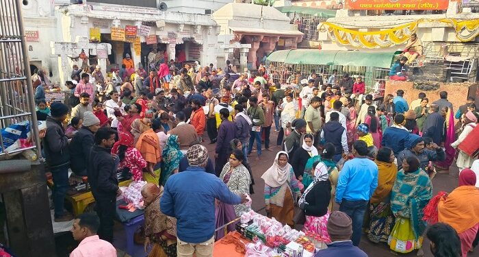 Jharkhand deoghar – निर्जला एकादशी के दिन बाबा मंदिर में जुटी श्रद्धालुओं भीड़, गर्भगृह के साथ-साथ लक्ष्मीनारायण मंदिर में भी पूजा के लिए आतुर दिखे श्रद्धालु